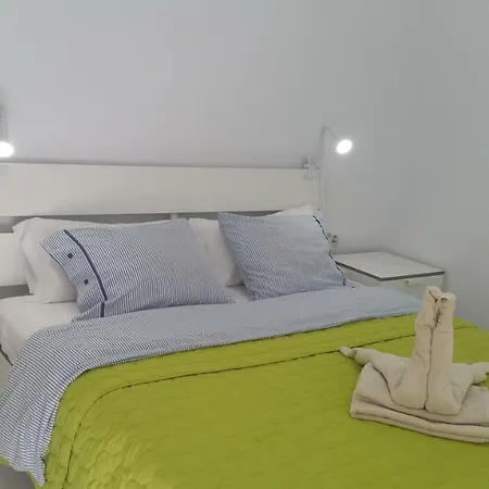 Junto A La Playa. Appartement *