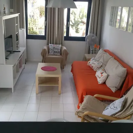 Junto A La Playa. Appartement *