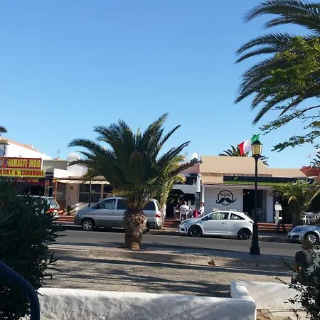 Junto A La Playa. * Κοραλέχο